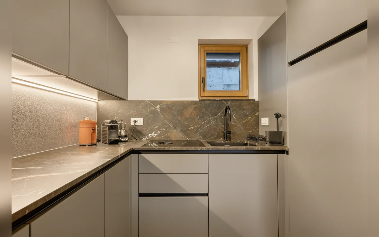 Camera con bagno privato — Rostrini family home retrait, cavalese (foto 38)